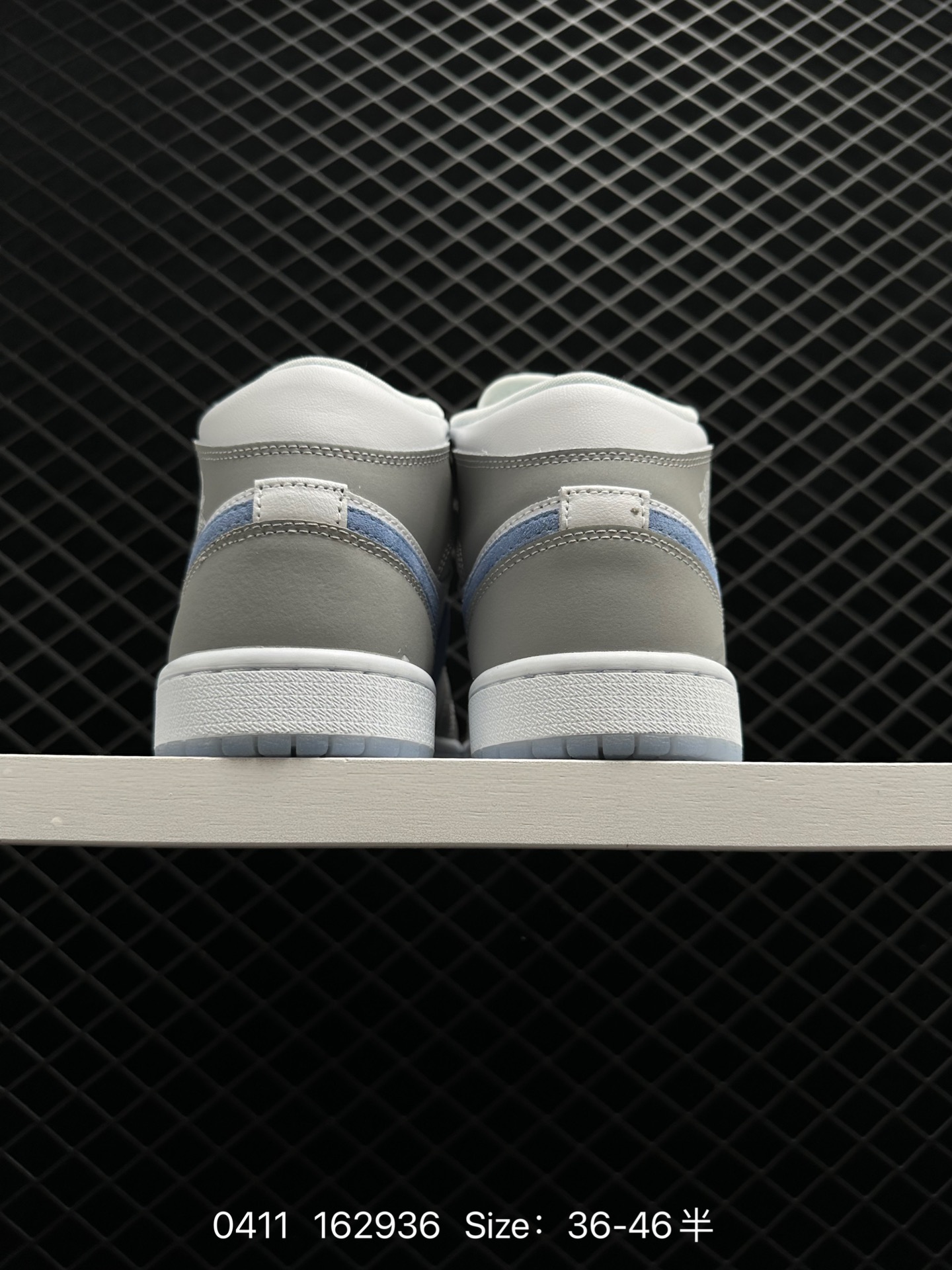 Air Jordan 1 Mid WMNS